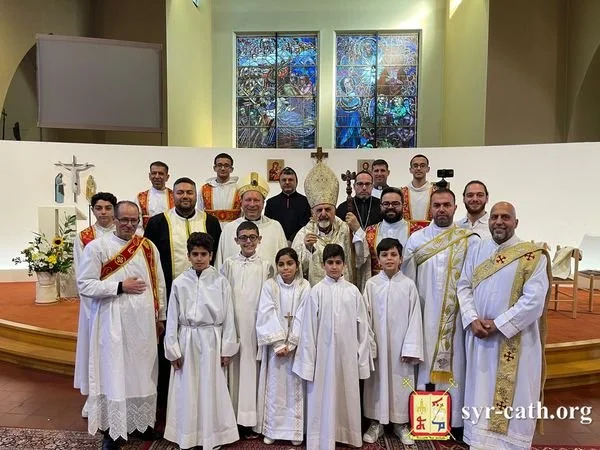 غبطة البطريرك مار اغناطيوس يوسف الثالث يونان يحتفل بقدّاس الأحد الرابع بعد عيد الصليب في رعيّة سيّدة النجاة في بروكسيل – بلجيكا، ويرفع الصلاة من أجل السلام في لبنان
