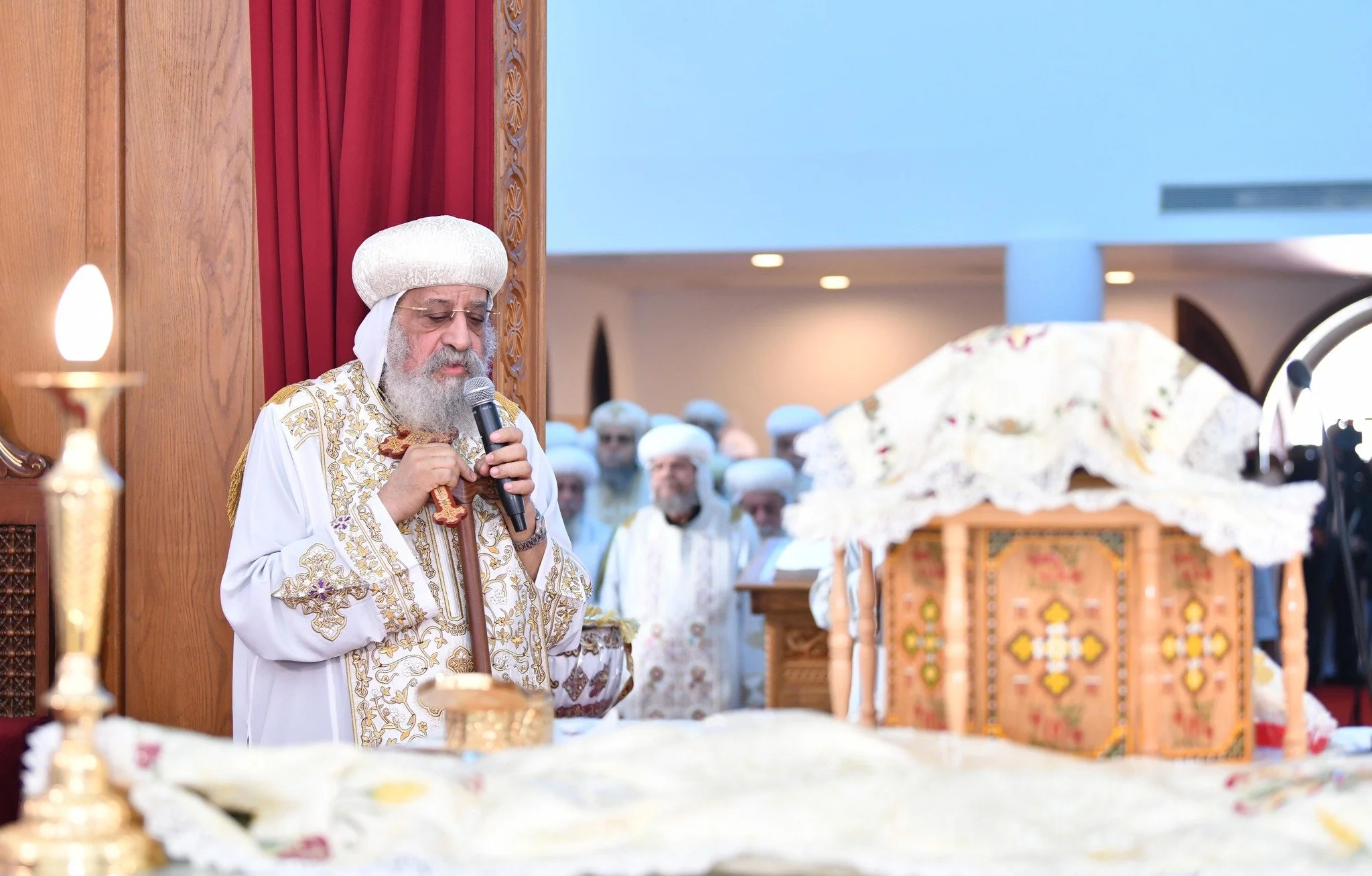 قداسة البابا تواضروس الثاني يصلي قداس تذكار جلوس قداسته الـ ١٢ علي كرسي مارمرقس الرسول بحضور ١٠٠ من الآباء المطارنة والأساقفة أعضاء المجمع المقدس