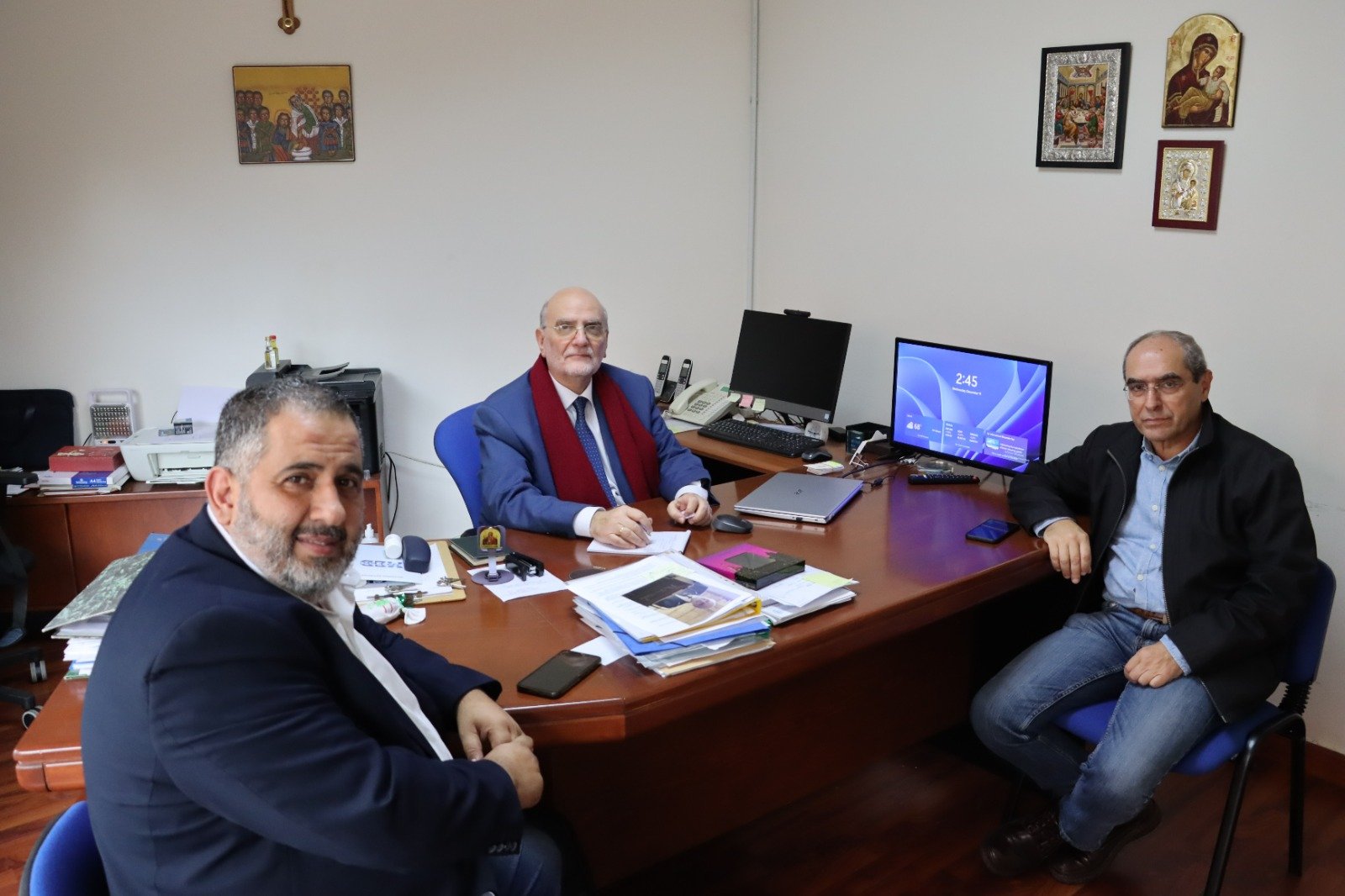 الأمين العام لمجلس كنائس الشرق الأوسط البروفسور الدكتور ميشال عبس في اجتماع بيئي مع الدكتور حبيب معلوف والدكتور داني العبيد