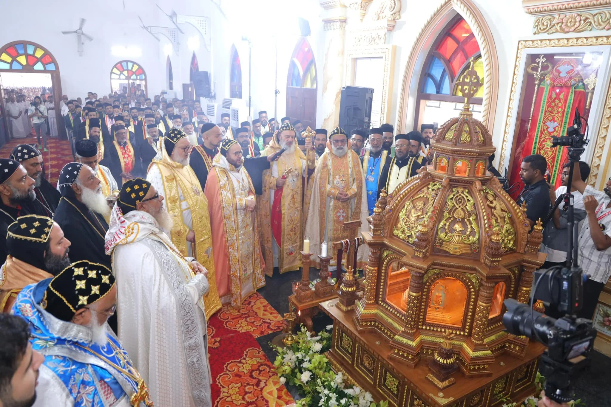 His Holiness Patriarch Mor Ignatius Aphrem II celebrated the Holy Qurobo on the occasion of the 40 day memorial of the departure of the late lanmented Catholicos Mor Baselius Thomas I