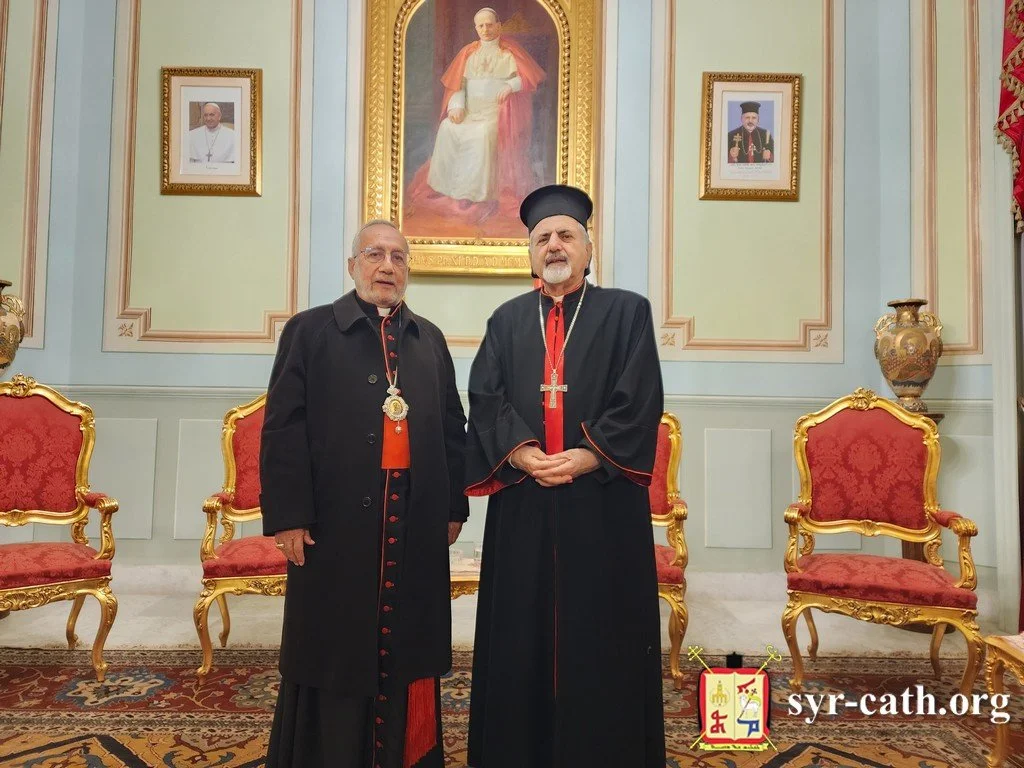 غبطة البطريرك مار اغناطيوس يوسف الثالث يونان يستقبل أخيه غبطة البطريرك روفائيل بيدروس الحادي والعشرين ميناسيان للتهنئة بعيد الميلاد ورأس السنة