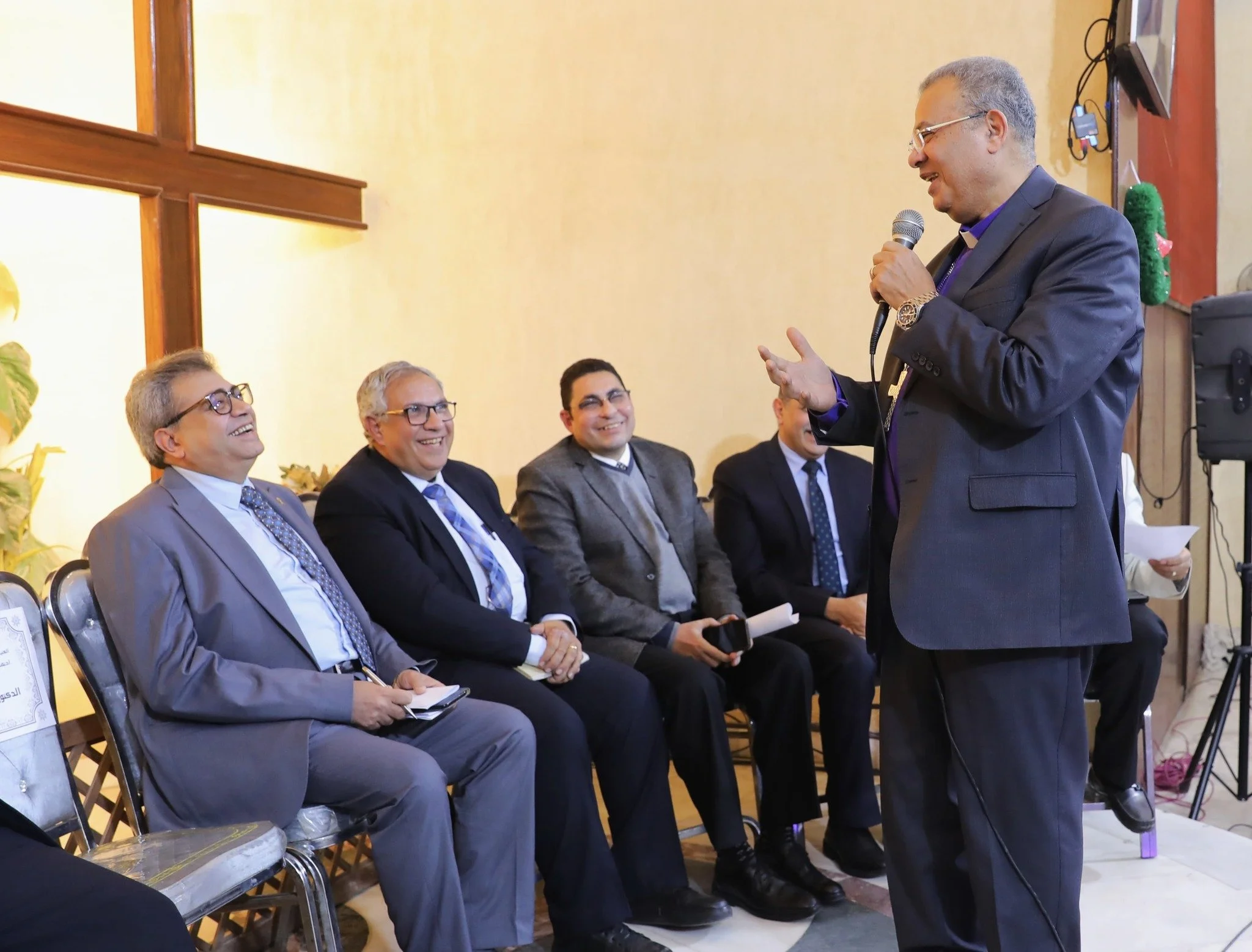الدكتور القس أندريه زكي يشهد تنصيب القس رفعت فكري راعيًا للكنيسة الإنجيلية بروض الفرج