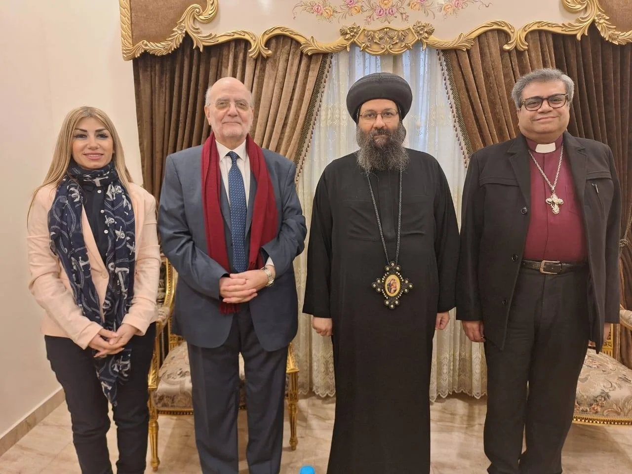 الأمين العام لمجلس كنائس الشرق الأوسط الدكتور ميشال عبس يلتقي نيافة الأنبا هرمينا في كنيسة الشهيد العظيم مار مينا العجائبي بفلمنج الرمل-الإسكندرية