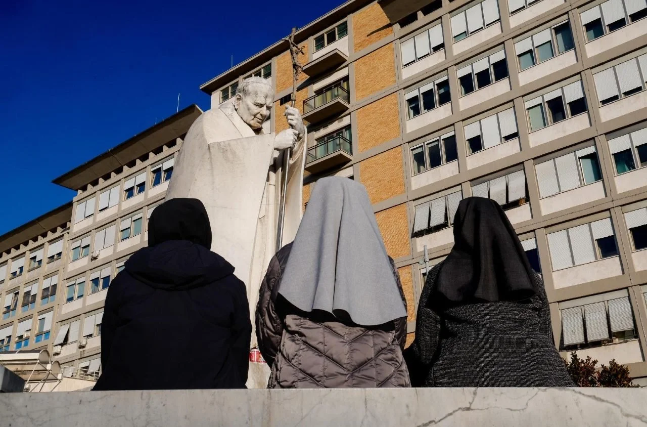 قداسة البابا فرنسيس يمضي ليلة هادئة بعد معاناته أمس من أزمة تنفس