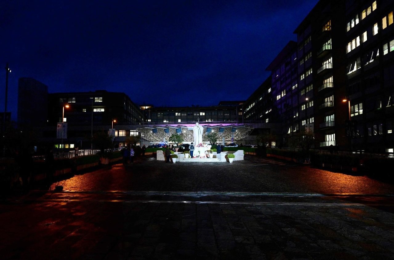 His Holiness Pope Francis continues to show slight improvement