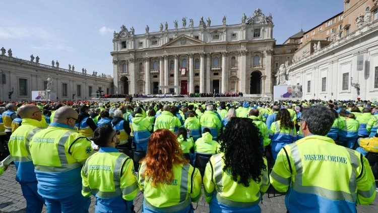 His Holiness Pope Francis: In deserts of poverty, volunteers offer signs of hope