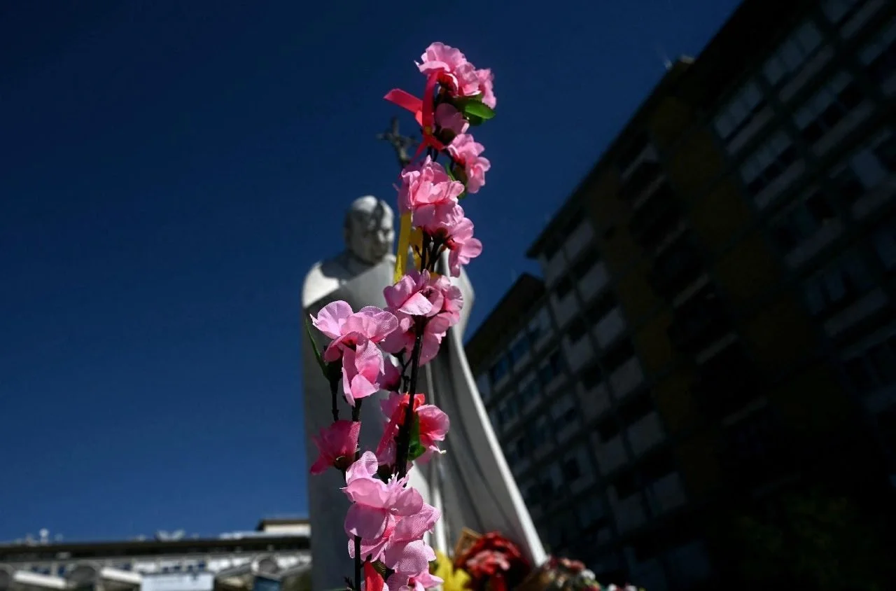 His Holiness Pope Francis's clinical condition continues to show slight improvements