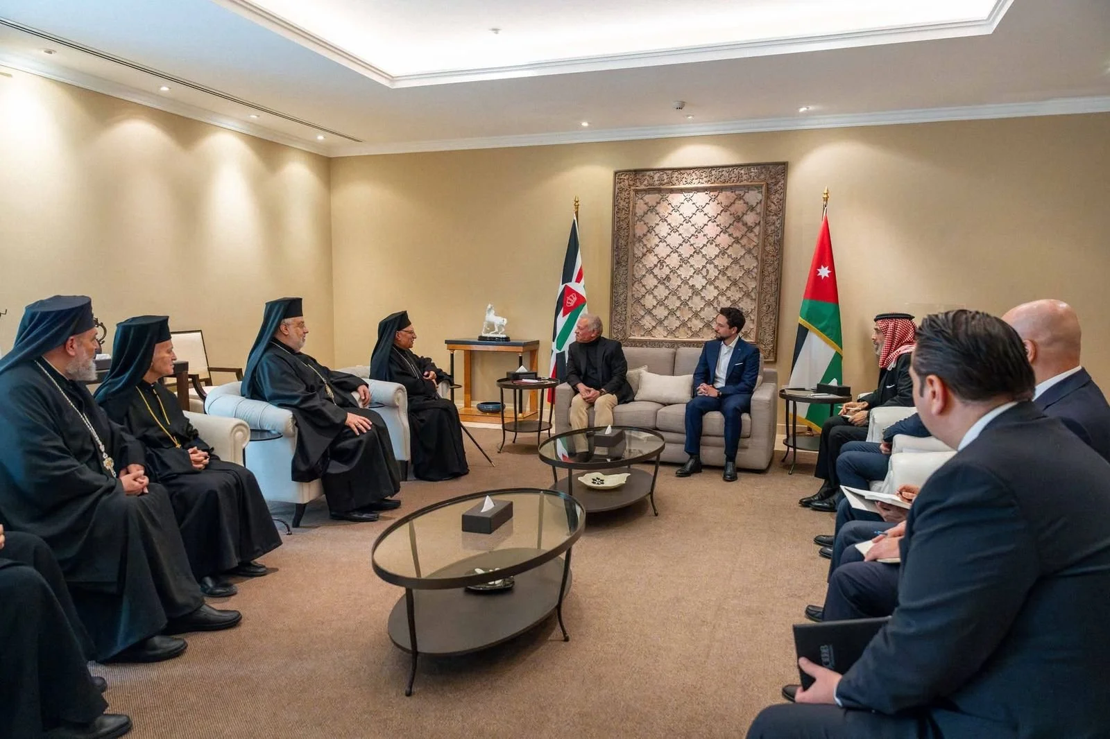 جلالة الملك عبدالله الثاني يستقبل غبطة البطريرك يوسف العبسي بحضور سمو الأمير الحسين بن عبدالله الثاني، ولي العهد