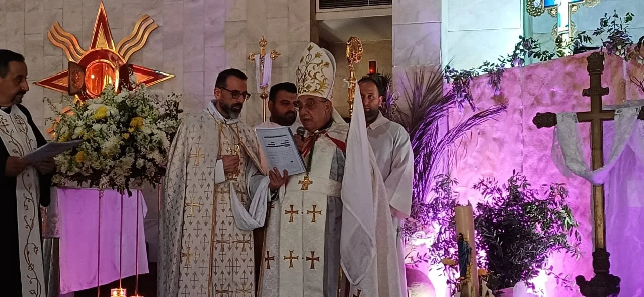 رتبة جناز المسيح وطقسَي تبريك النور والقيامة في أبرشية الكلدان في لبنان برئاسة سيادة راعي الأبرشية المطران ميشال قصارجي