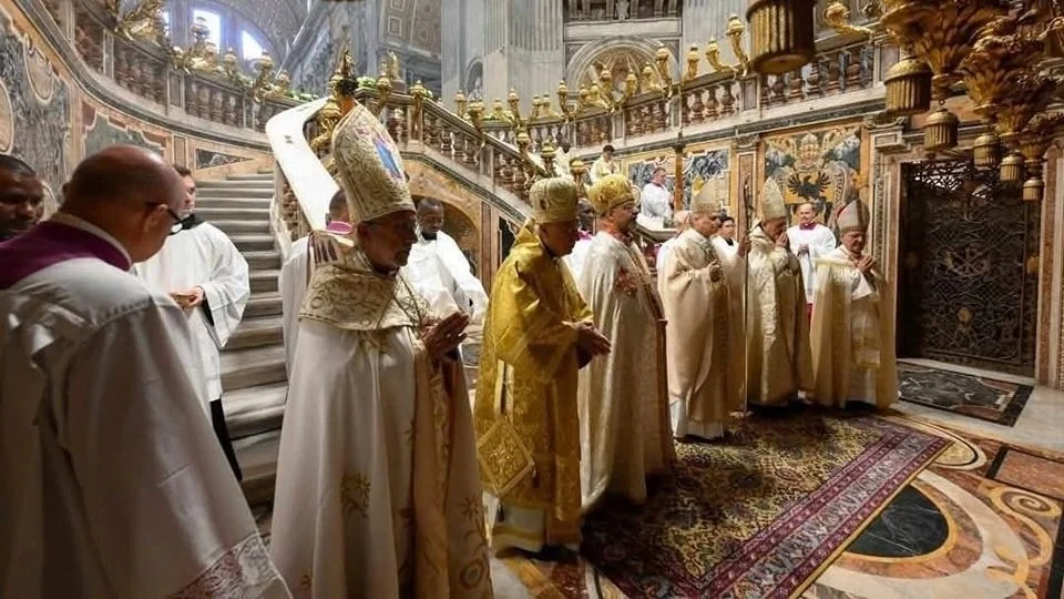غبطة البطريرك روفائيل بيدروس الحادي والعشرون ميناسيان يشارك بقداس تنصيب وتولية قداسة البابا لاون الرابع عشر، في ساحة القديس بطرس،الفاتيكان