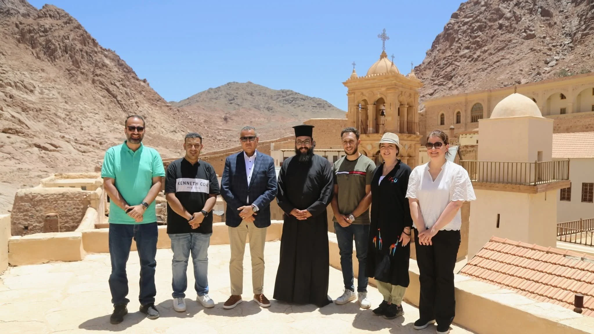 فريق “المحطة الأرثوذكسية الأردنية” يُنهي تصوير الجزء الأول من الفيلم الوثائقي “جوهرةُ الصّحراء” : ديرُ سانت كاترين”