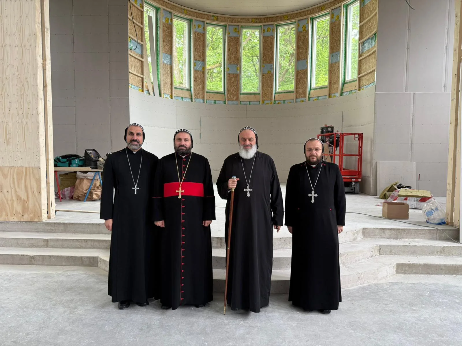 قداسة البطريرك مار إغناطيوس أفرام الثاني يتفقّد أعمال البناء في كنيسة مار شمعون الزيتي في بوروس