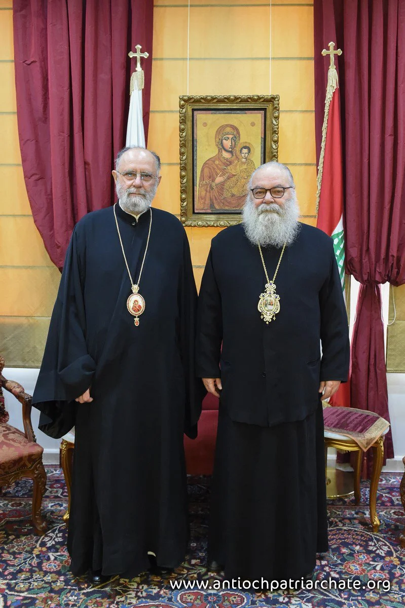 غبطة البطريرك يوحنّا العاشر مستقبلًا سيادة المطران سابا إسبر