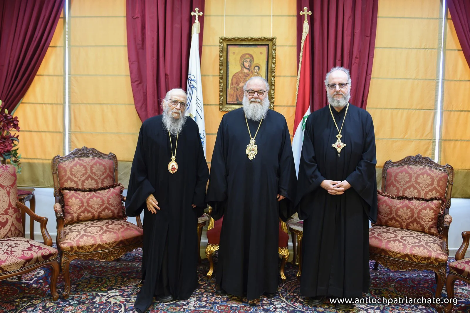 سيادة المطران سلوان موسي وسيادة المطران أفرام كرياكوس في زيارة لغبطة البطريرك يوحنّا العاشر للتعزية بشهداء كنيسة مار الياس