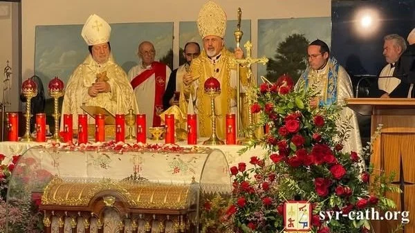 غبطة البطريرك مار اغناطيوس يوسف الثالث يونان يحتفل بالقداس في مدرسة القديسة تريزيا، بحضور ذخائر القديسة تريزيا الطفل يسوع، فرن الشبّاك – بيروت