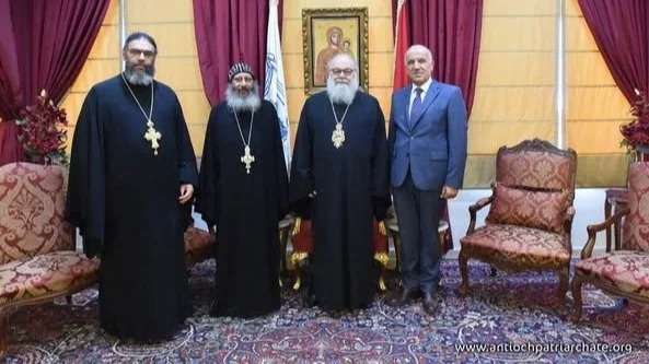 غبطة البطريرك يوحنّا العاشر يتقبل تعازي قداسة البابا تاوضروس الثاني بشهداء كنيسة مار الياس دويلعة