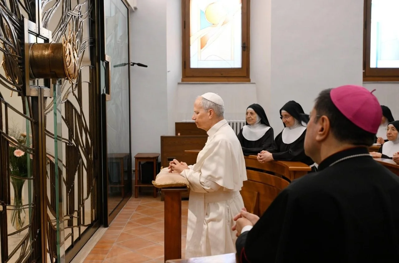 قداسة البابا لاوُن الرابع عشر في زيارة إلى راهبات الكلاريس في ألبانو: حياتكنّ هي شهادة ثمينة