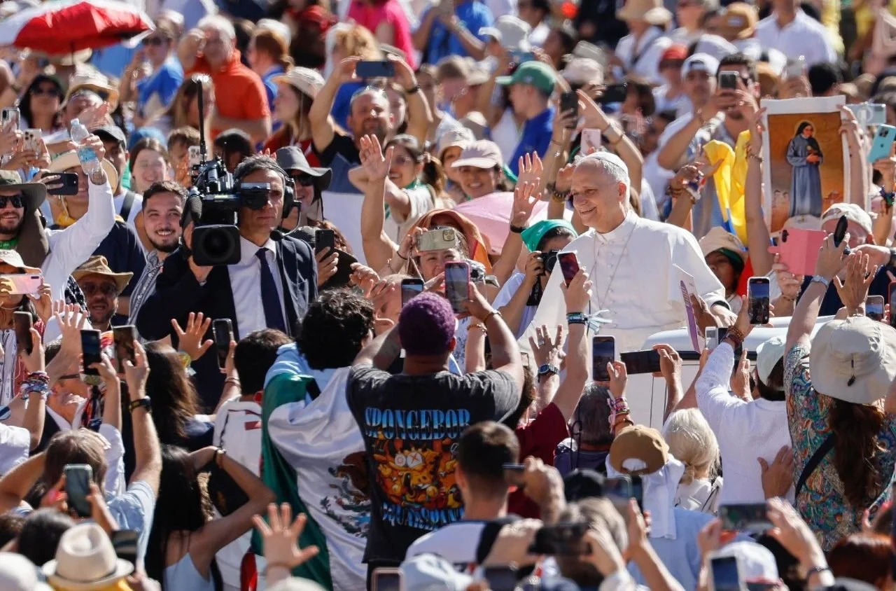 His Holiness Pope Leo XIV at Audience: May our means of communication heal you and not trouble you