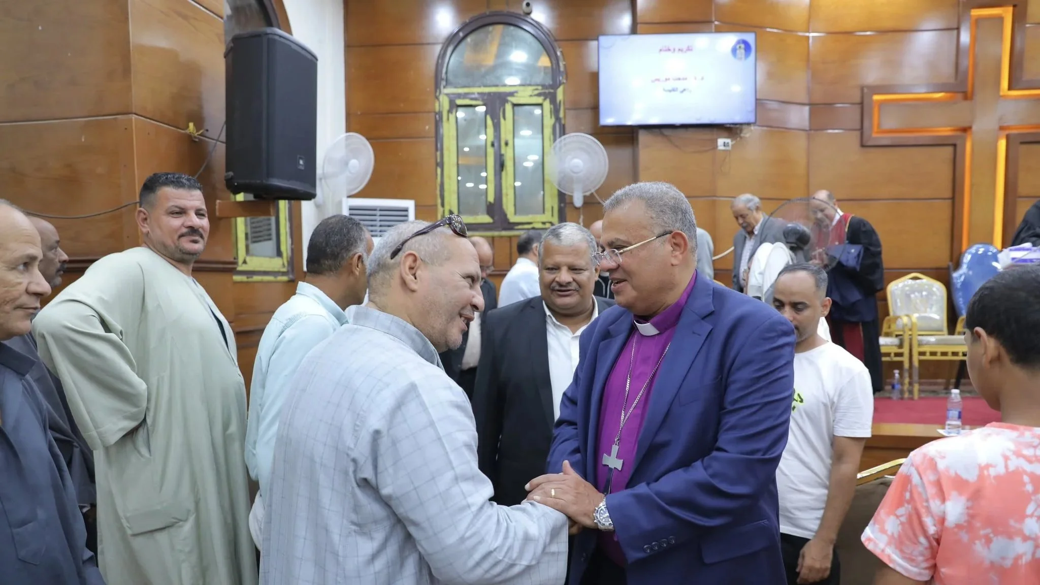 في ختام جولته الرعوية بصعيد مصر: رئيس الطائفة الإنجيلية يفتتح مبنى الكنيسة الإنجيلية بنزلة أسمنت ويشارك في تنصيب القس مدحت موريس ويلتقي بالمجمع العام للكنائس الخمسينية