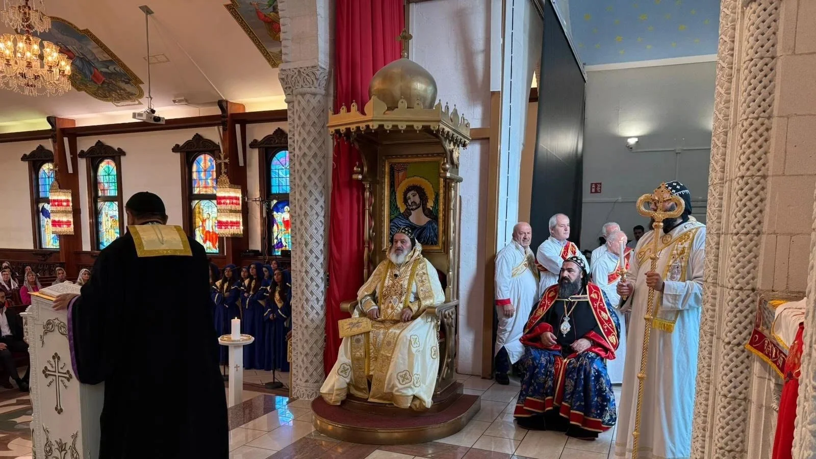 قداسة البطريرك مار إغناطيوس أفرام الثاني يحتفل بالقداس الإلهي في كاتدرائية مار أفرام السرياني في سودرتاليا