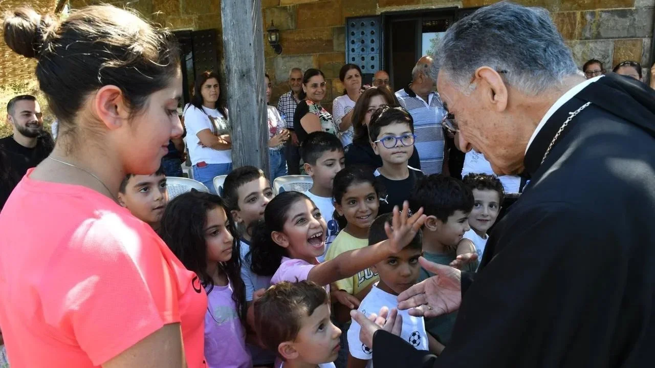 غبطة البطريرك الكاردينال مار بشارة بطرس الرّاعي تفقّد بيت داود للمسنين ومخیم الأطفال في حديقة البطاركة