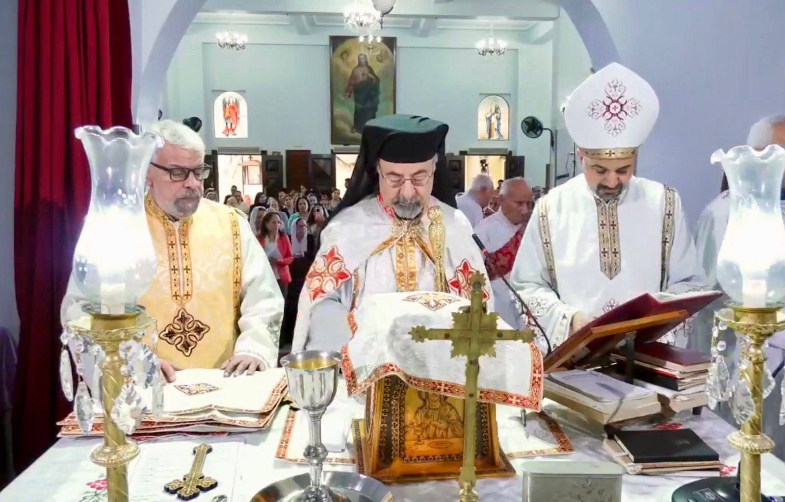 غبطة البطريرك الأنبا إبراهيم إسحق يحتفل بعيد شفيع كنيسة سان جورج بغبريال واليوبيلين الفضي والذهبي لعدد من الأسر والرهبان
