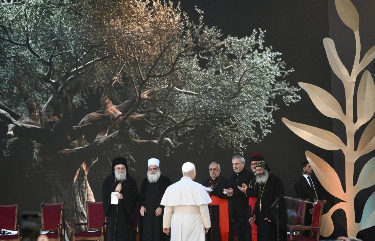 قداسة البابا لاون الرابع عشر في اللّقاء المسكوني وما بين الأديان من ساحة الشهداء في بيروت: لبنان رسالة سلام وأخوَّة