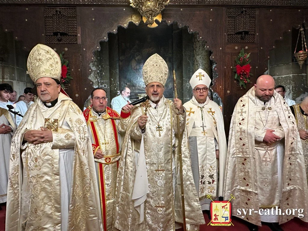 غبطة البطريرك مار اغناطيوس يوسف الثالث يونان يحتفل بقدّاس الذكرى المئوية لتأسيس رعية مار أفرام السرياني، كنيسة مار أفرام - باريس، فرنسا