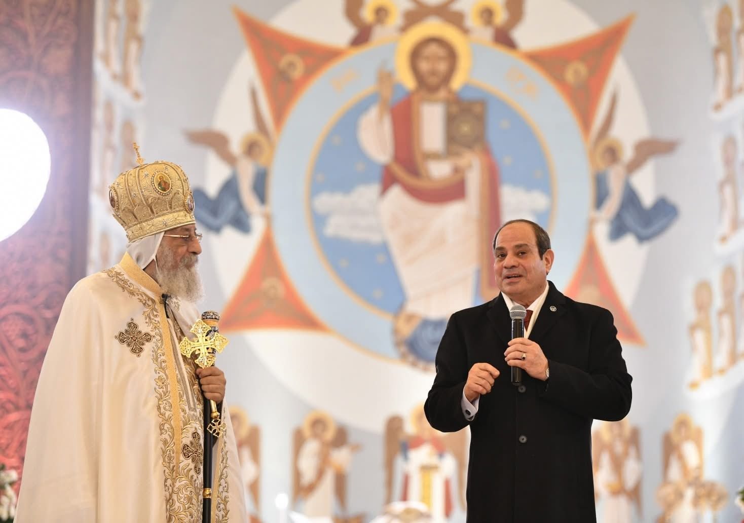 فخامة الرئيس عبد الفتاح السيسي خلال تهنئته بعيد الميلاد: وصيتي لكم ألا يحاول أحد أبدًا أن يجعلنا نختلف أو نؤذي أنفسنا وبلدنا.. وقداسة البابا له تقدير خاص واحترام كبير لشخصه