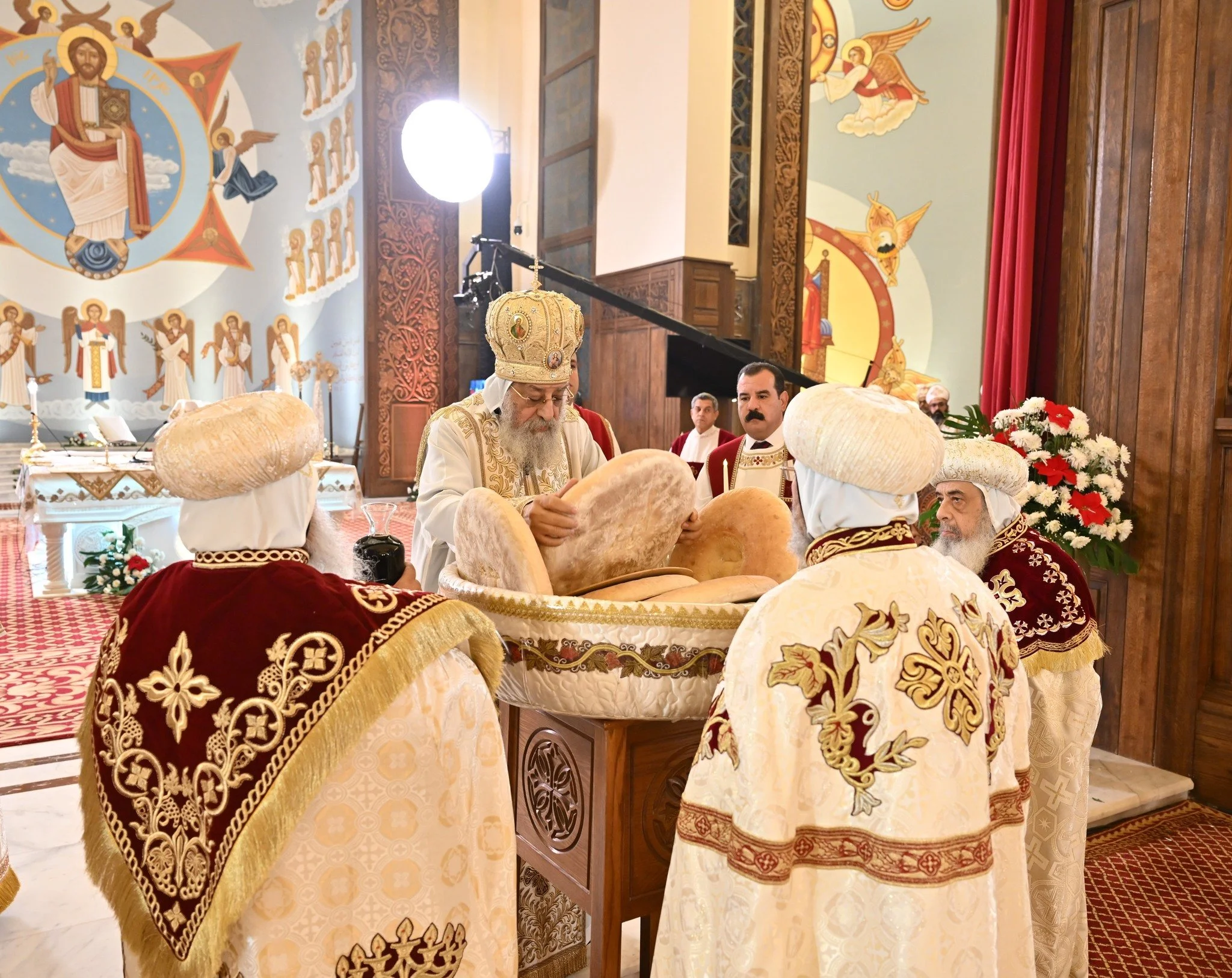 قداسة البابا تواضروس الثاني يصلّي قداس عيد الميلاد المجيد، في كاتدرائية ميلاد المسيح في العاصمة الإدارية الجديدة