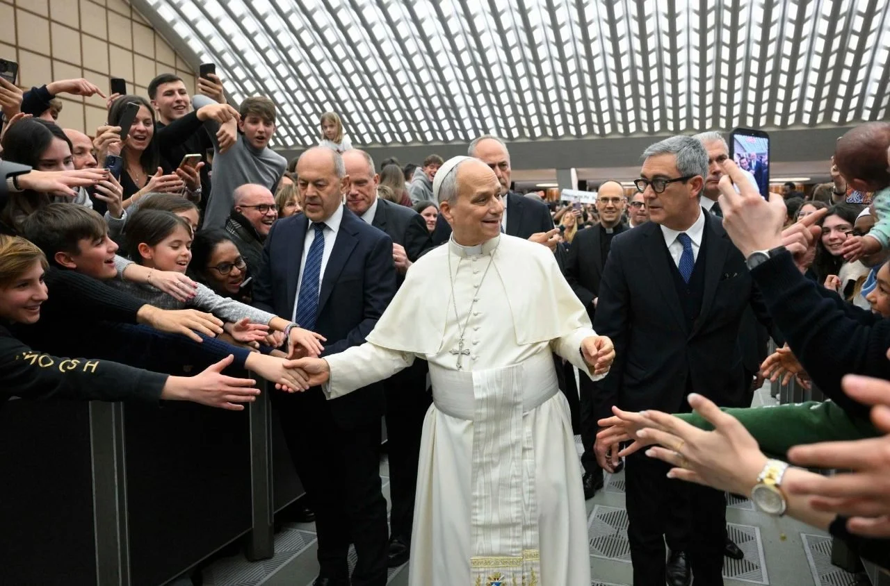 قداسة البابا لاوُن الرابع عشر يلتقي شباب أبرشية روما