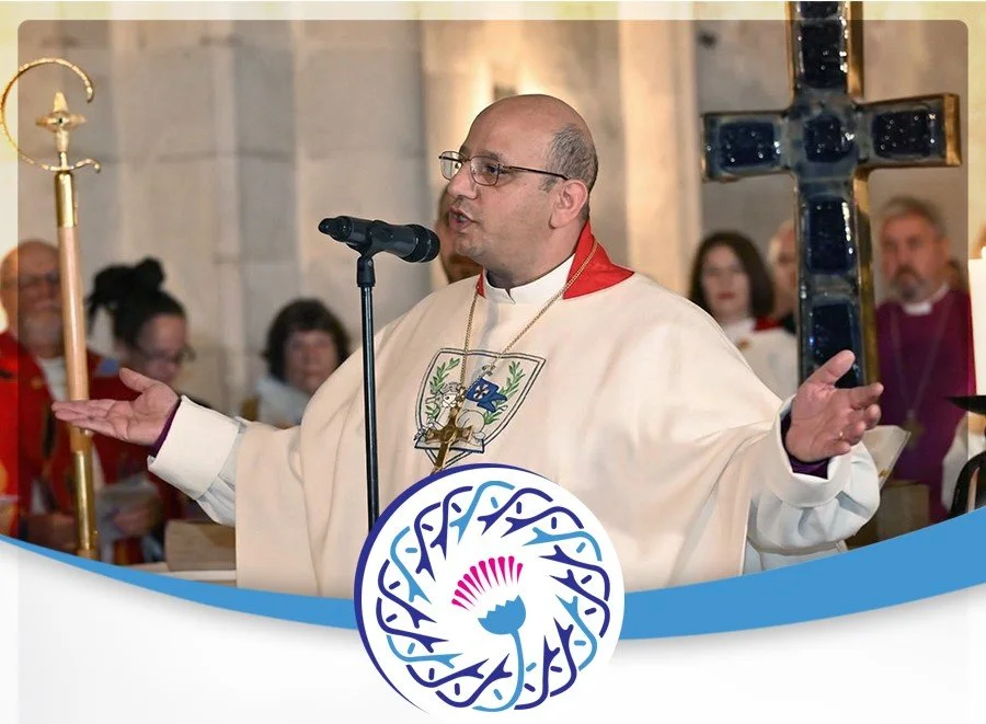 حضرة الدكتور القس أندريه زكي يهنّئ سيادة المطران عماد موسى حداد لمناسبة تنصيبه مطرانًا للكنيسة الإنجيلية اللوثرية في فلسطين والأردن