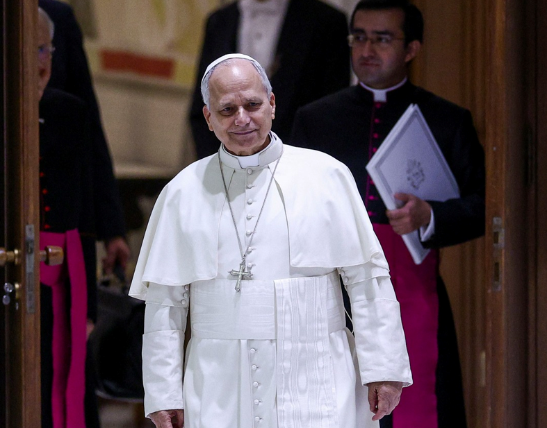 قداسة البابا لاوُن الرابع عشر يحذّر من تآكل حقوق الإنسان وعودة منطق الحرب