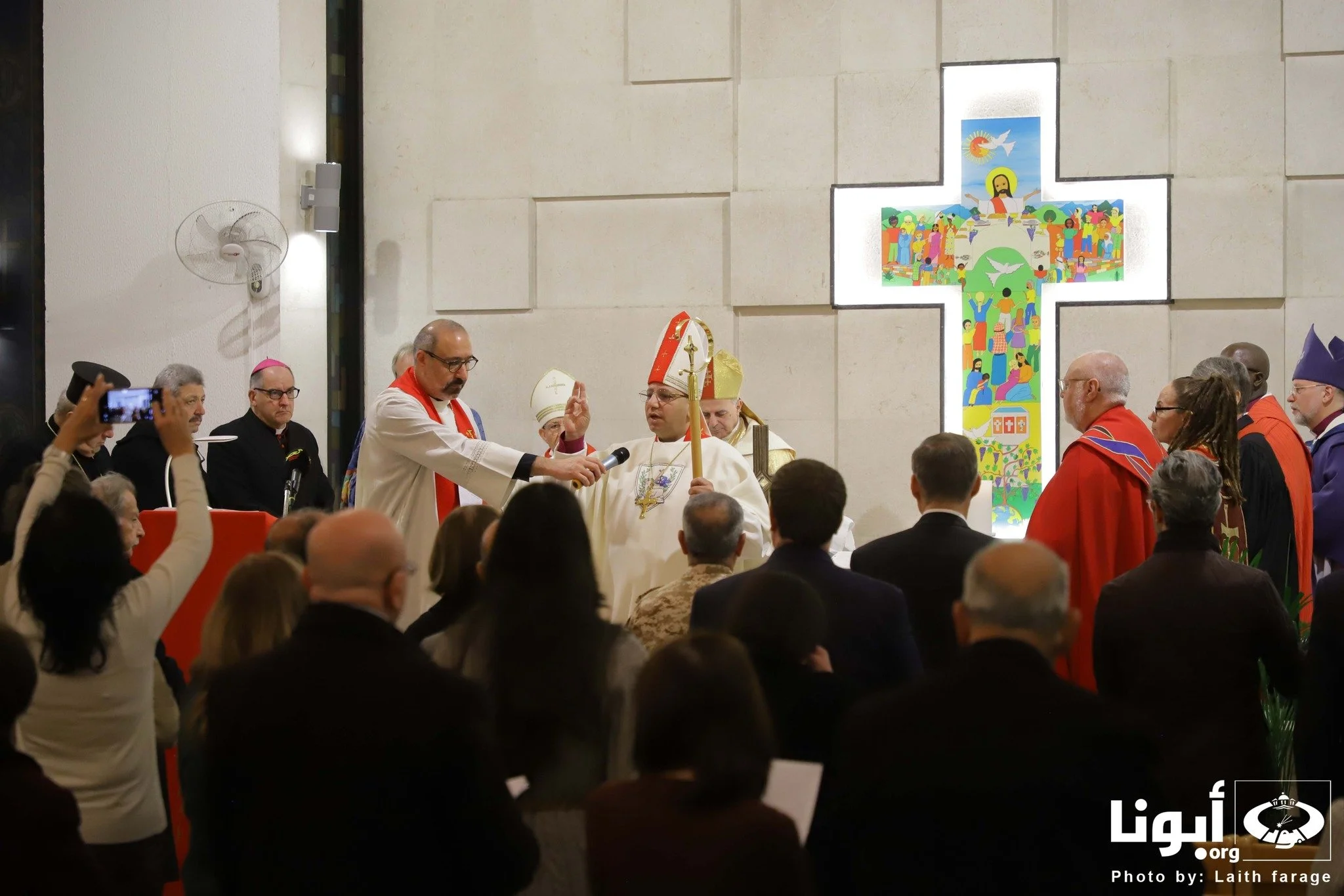 سيادة المطران عماد موسى حداد يترأّس الخدمة الاحتفالية الأولى بعد سيامته مطرانًا جديدًا للكنيسة الإنجيلية اللوثرية في الأرض المقدسة