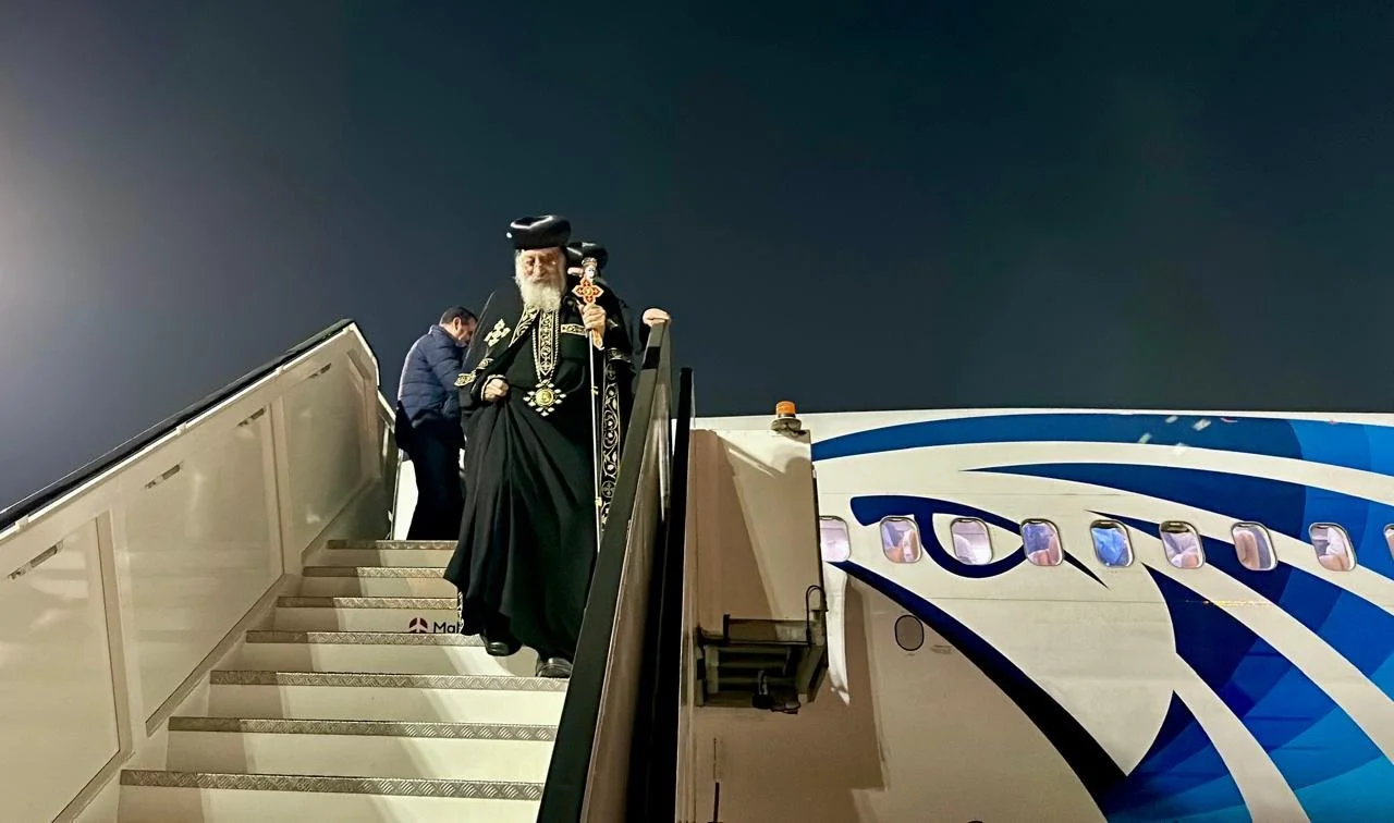 قداسة البابا تواضروس الثاني يصل إلى أرض الوطن