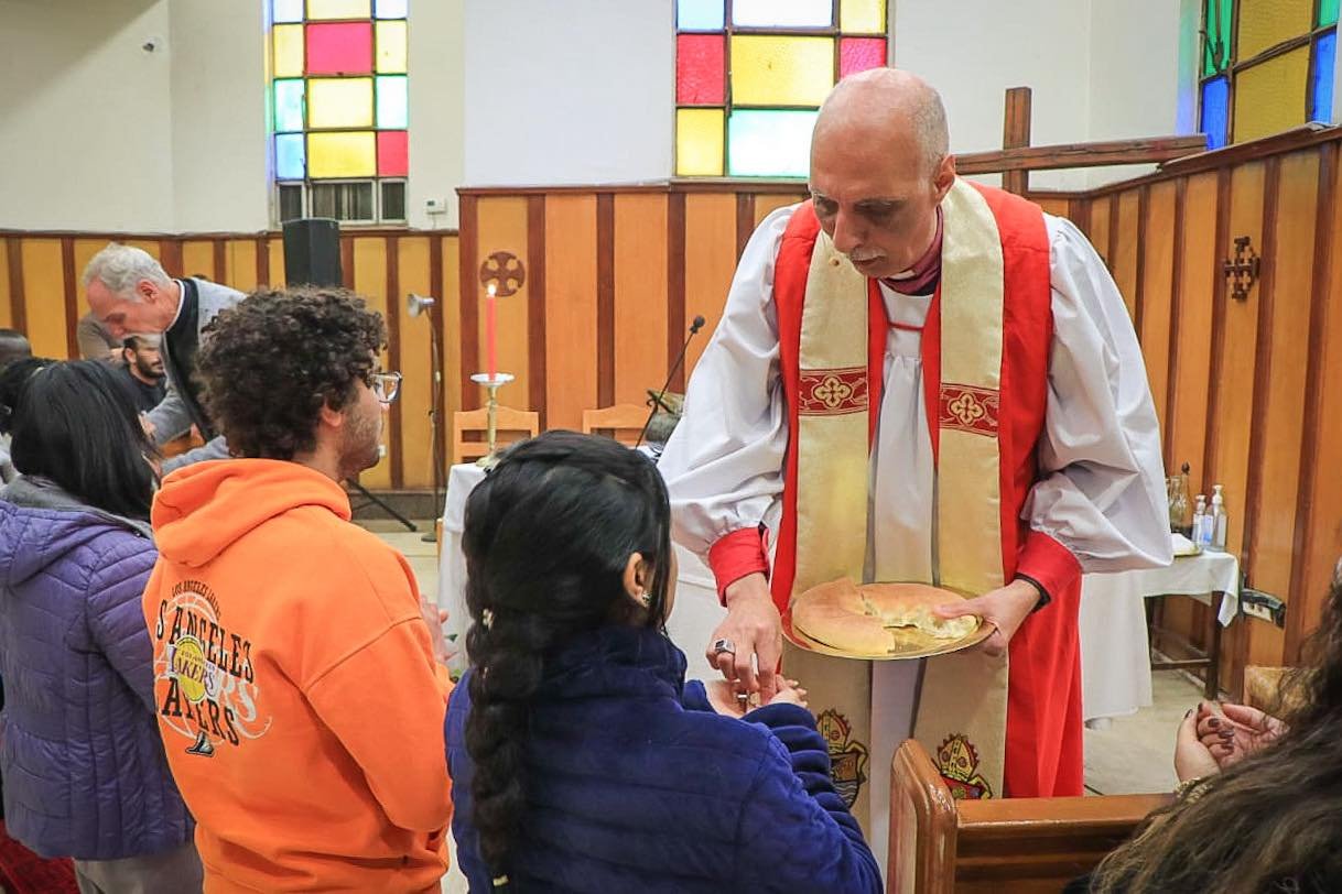 سيادة رئيس الأساقفة الدكتور سامي فوزي يترأّس صلوات القداس الإلهي في كلية اللاهوت الأسقفية