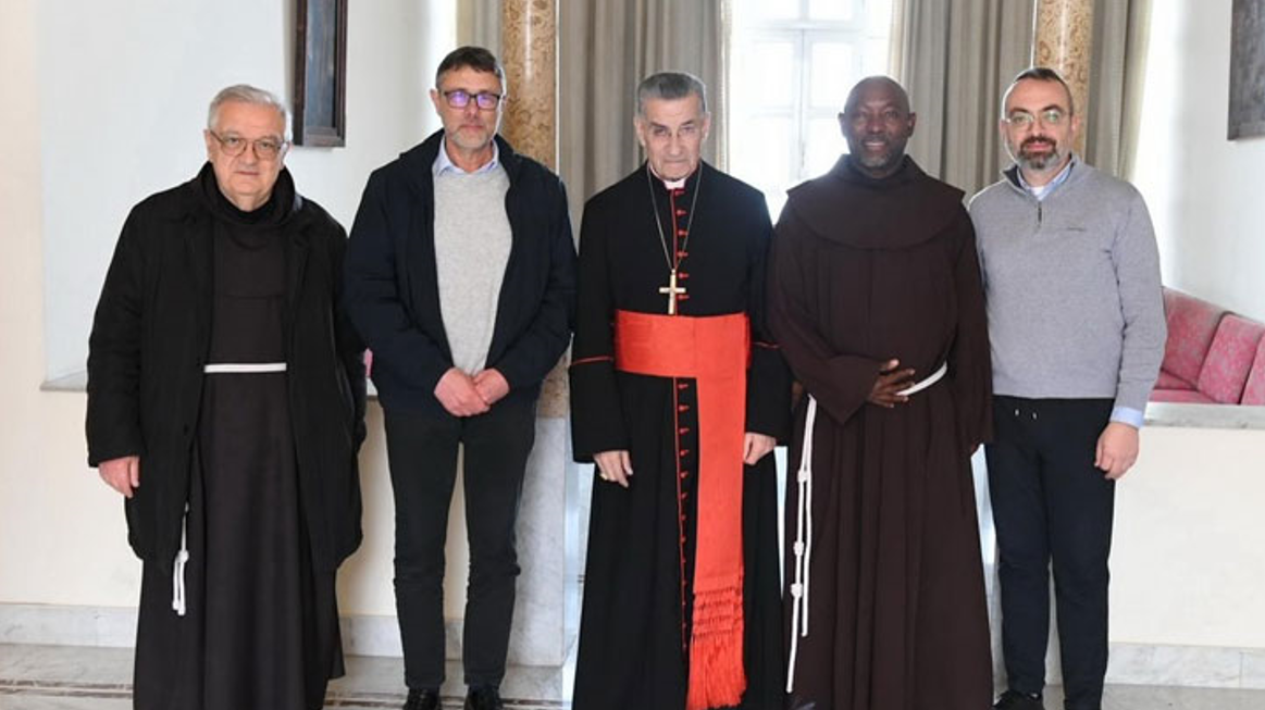 وفد من الرهبنة الفرنسيسيّة العلمانيّة في بكركي التماسًا لبركة غبطة البطريرك الكاردينال مار بشارة بطرس الراعي