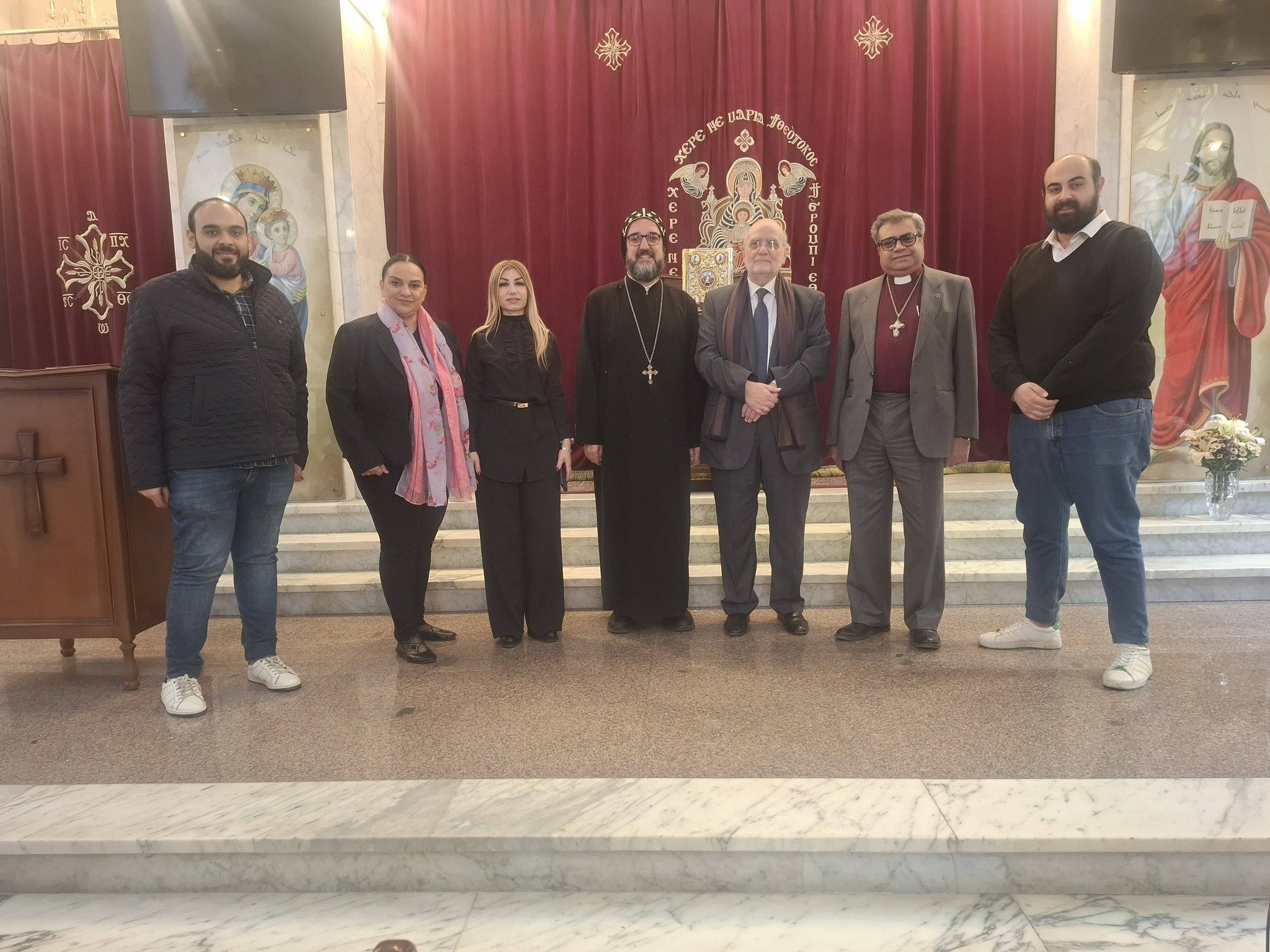 الاب الربان فيليبس عيسى كاهن كنيسة السيدة العذراء للسريان الارثوذكس، يستقبل الأمين العام لمجلس كنائس الشرق الأوسط البروفسور ميشال عبس ووفد من المجلس