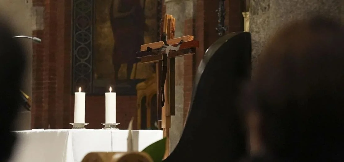 صليب فريد من نوعه رمز للوحدة في مدينة الألعاب الأولمبية ميلانو