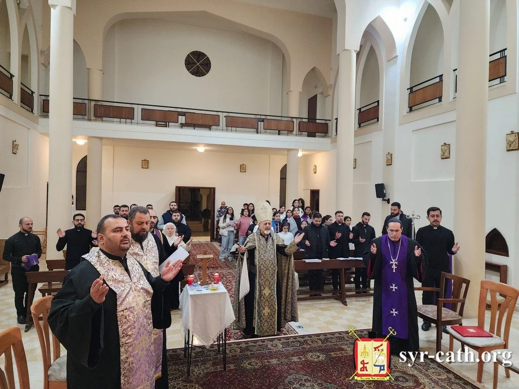 غبطة البطريرك مار اغناطيوس يوسف الثالث يونان يحتفل برتبة الشوبقونو (المسامحة) في بداية الصوم الكبير في كنيسة الدير الأمّ للراهبات الأفراميات، بطحا، حريصا، لبنان