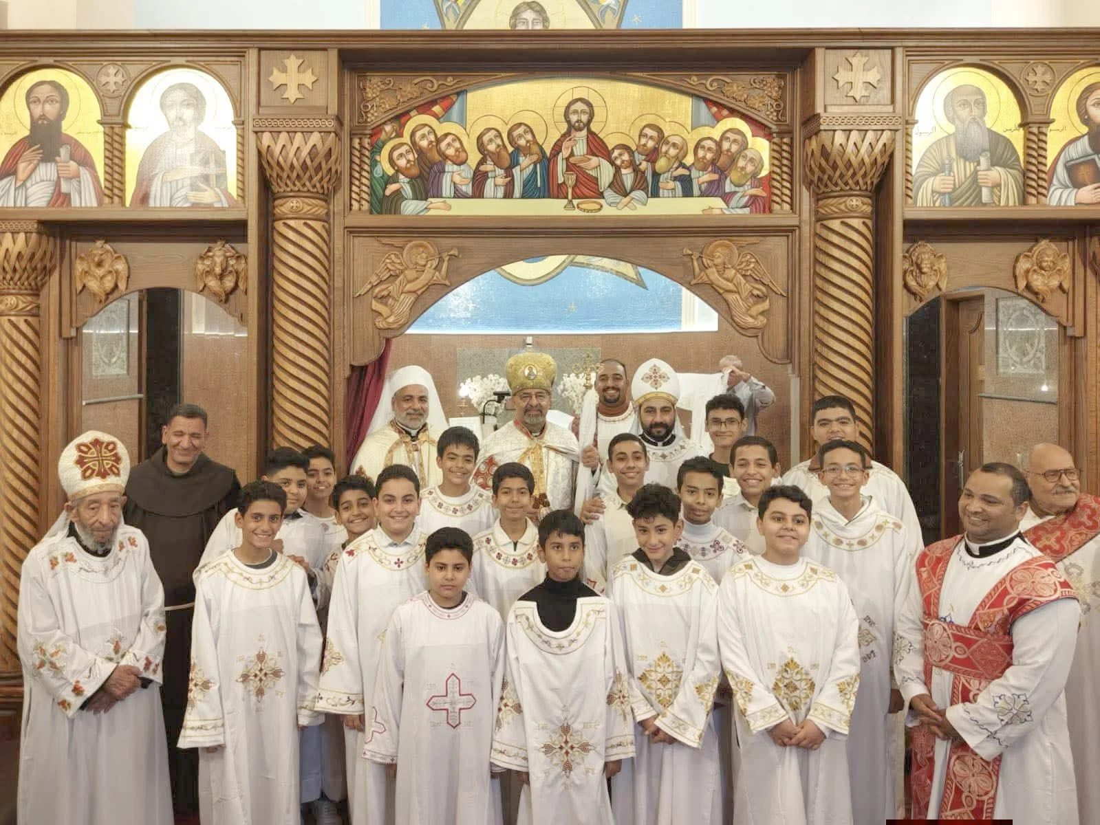 غبطة البطريرك الأنبا إبراهيم إسحق يحتفل بعيد تقدمة يسوع إلى الهيكل في كنيسة الشهيد العظيم مار جرجس، بالأقصر، مصر