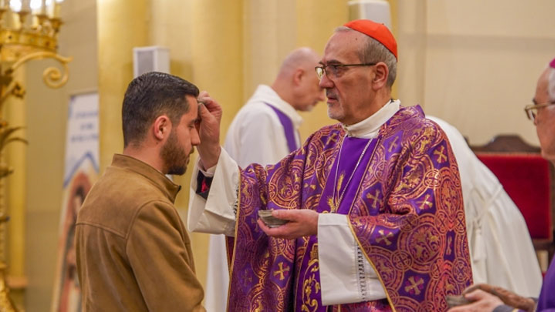 غبطة البطريرك الكاردينال بييرباتيستا بيتسابالا في أربعاء الرّماد: ليذكّرنا هذا الصّليب لمن ننتمي