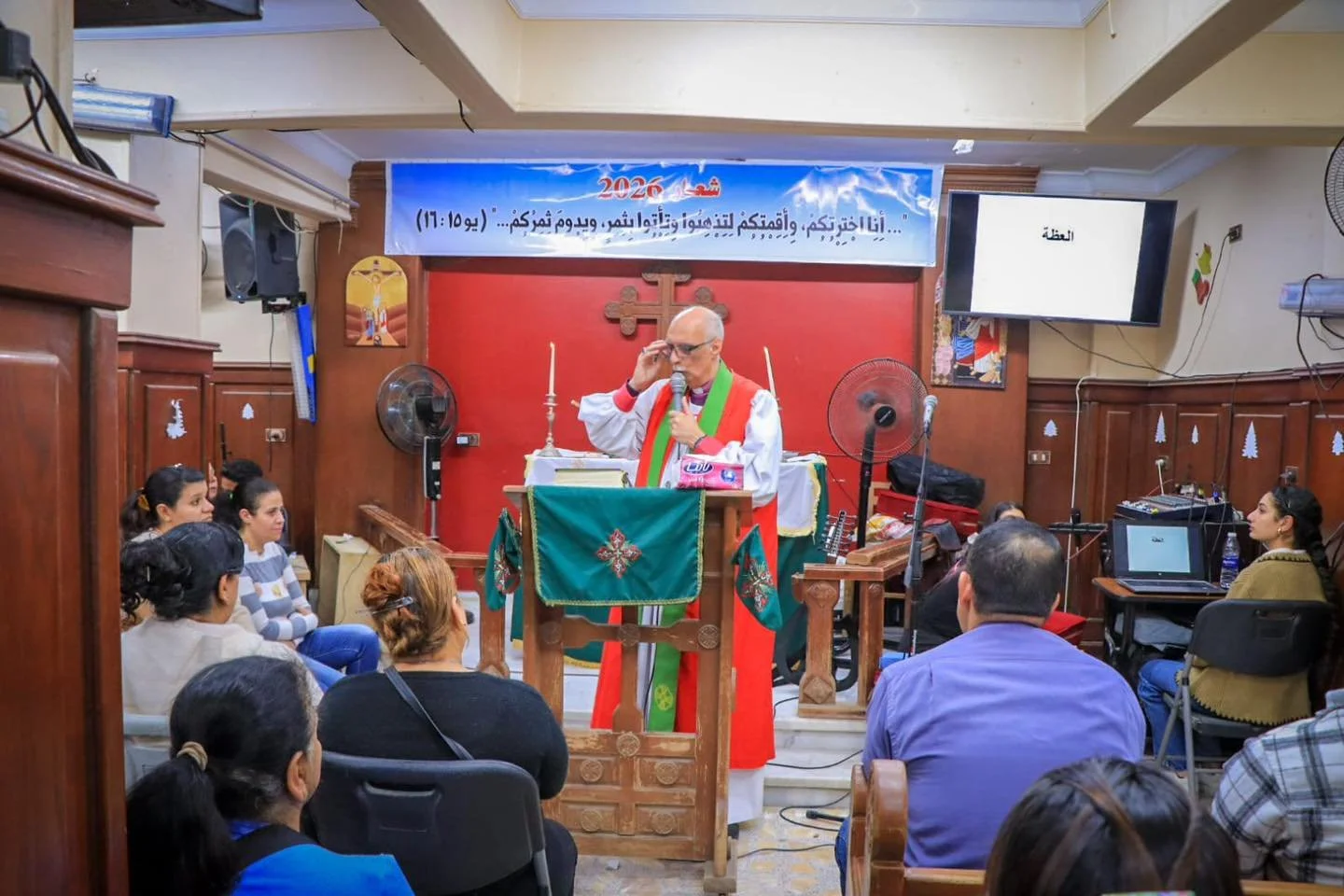 سيادة رئيس الأساقفة الدكتور سامي فوزي يترأّس خدمة تثبيت أعضاء جُدد في كنيسة عزبة النخل، مصر