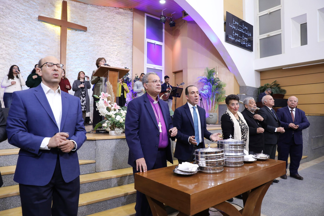 رئيس الطائفة الإنجيلية يشارك في احتفال الكنيسة الإنجيلية في القاهرة الجديدة بانضمام أعضاء جدد وافتتاح التجديدات