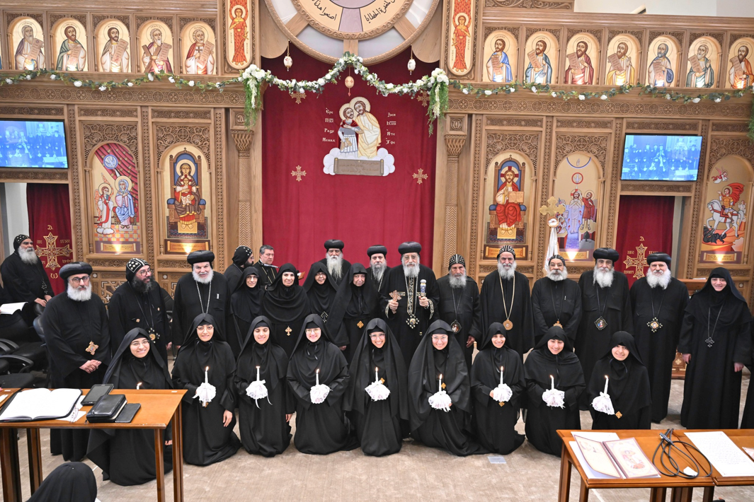 قداسة البابا تواضروس الثاني يصلّي صلوات رهبنة 9 راهبات جديدات لأربعة من أديرة الراهبات