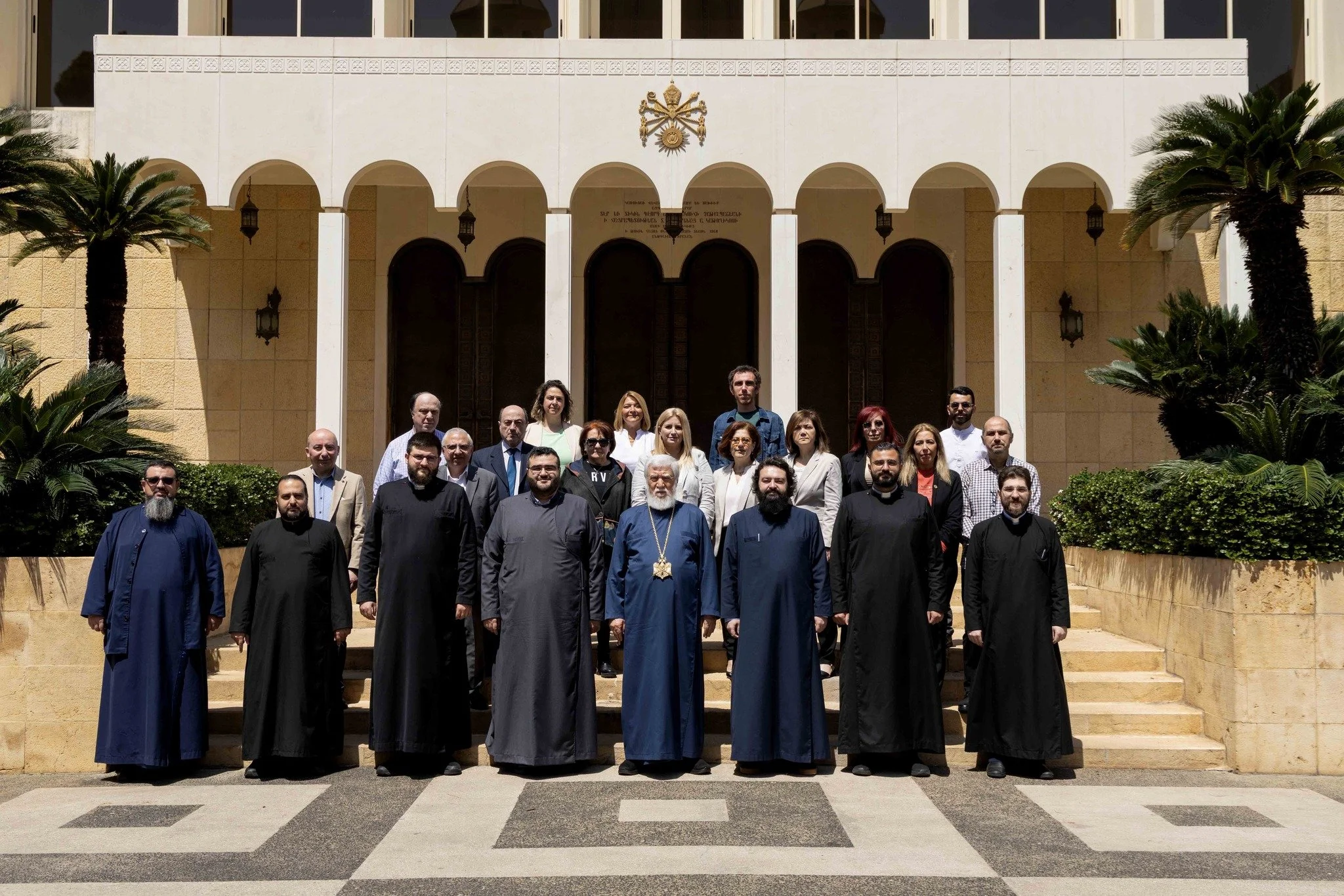 His Holiness Catholicos Aram I Meets with Seminary Staff