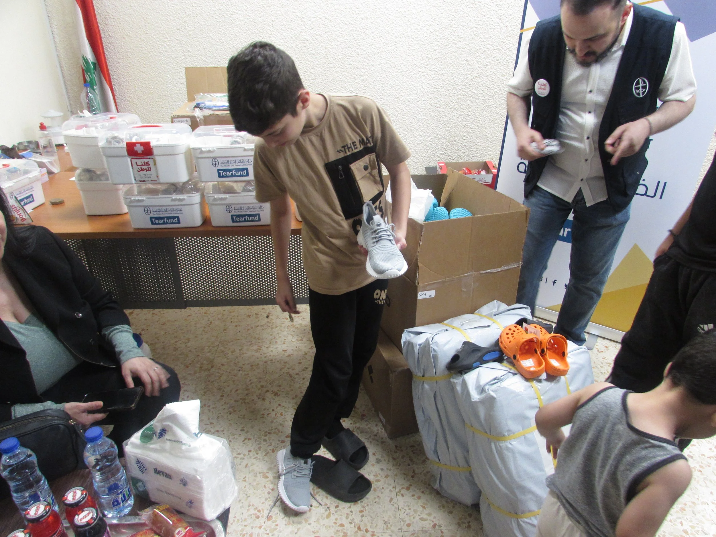 First Aid kits Distribution -  Tearfund-LU  (3).JPG