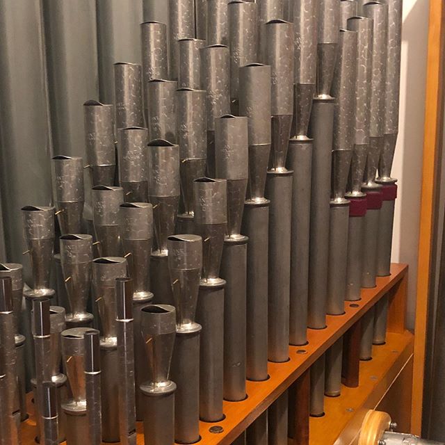 The original Vox Humana from the Antiphonal organ at Park Street Church makes its triumphant return (or at least as triumphant as a Vox can be) on a new chest built in the Aeolian-Skinner style.
