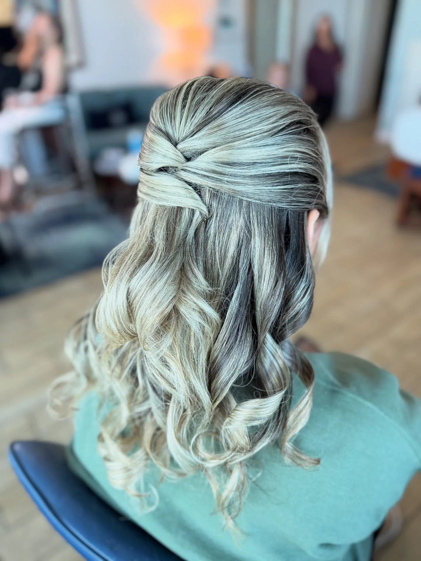Simple little something 🥳#Navarrehairstylist#navarreweddings #navarrebeachartist#navarremua #navarremuah