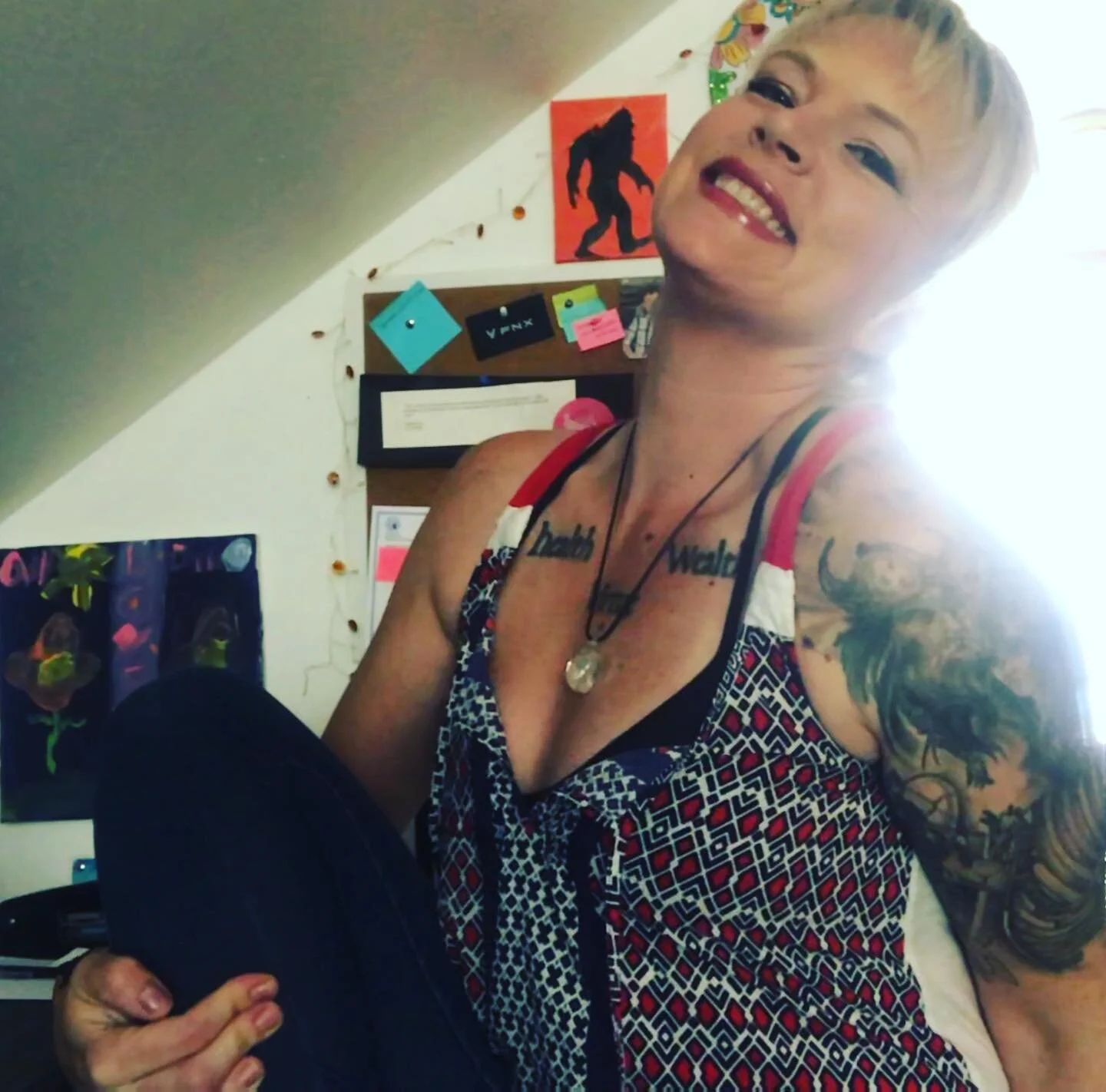 Today&rsquo;s pose #totallynatural #farrahfawcett #happywotansday